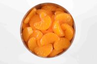 Здоровые апельсины мандарина консервной банки залуживали оранжевые этапы для студня плода