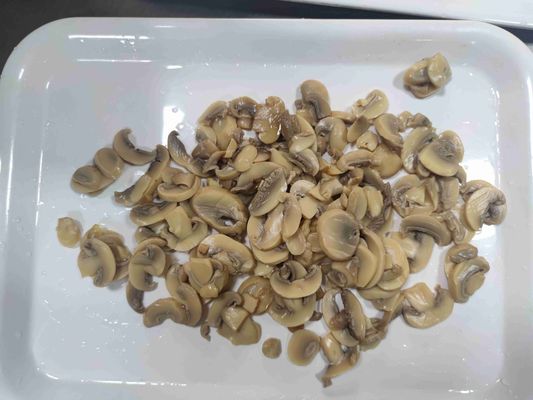 Натуральный консервированный грибной продукт с легким соленым вкусом, идеально подходит для ресторанов и производителей продуктов питания