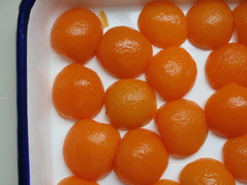 Здоровье законсервировало половины абрикоса, вкус оптовых консервов естественный и вкус