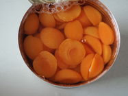 Славный сладкий вкус законсервировал половины абрикоса свежие и здоровое сырье