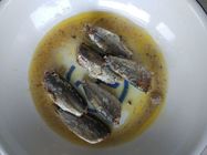 Очень вкусные естественные законсервированные сардины рыб в весе постного масла 125г чистом