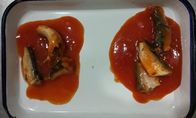 Горячие пряные законсервированные рыбы сардины в размерах и упаковке томатного соуса изготовленных на заказ