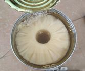 Форма 20oz кольца законсервировала куски ананаса в светлом сиропе