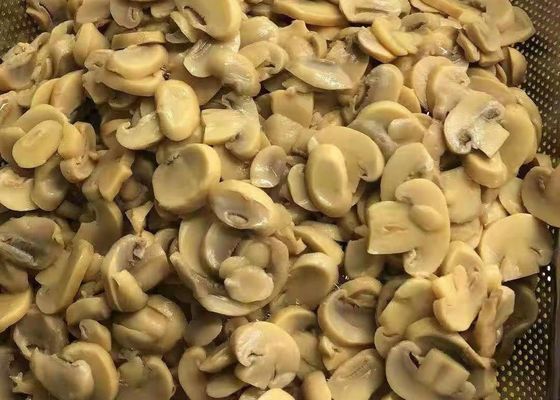 Законсервированные куски гриба Champignon