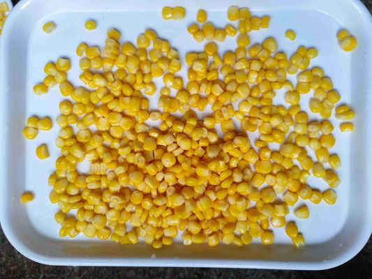 Консервированная сладкая кукуруза весом нетто 425 г — готовая к употреблению сладкая кукуруза высшего качества в банках для пищевой промышленности